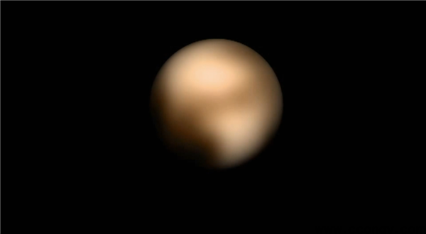 冥王星：自带“爱心” 却被退出"群聊"的